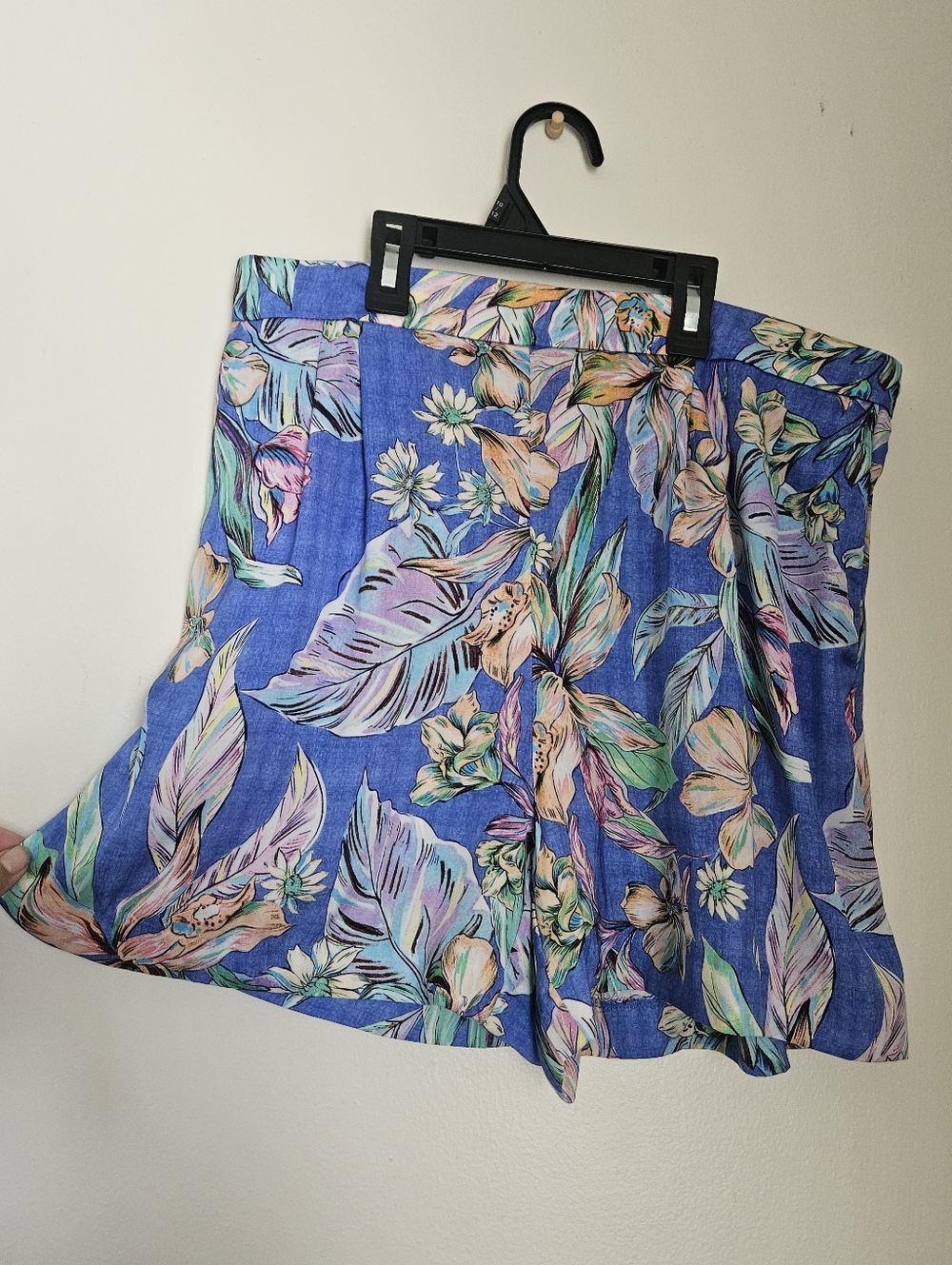 Mango (MGN) Tropical-print shorts With Elastic Waist Band Size Large